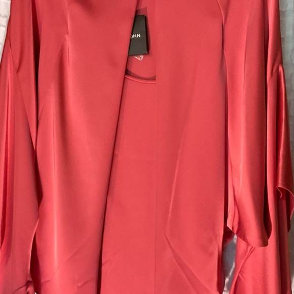 💕NWT St John Collection Liquid Satin top and pant Size: Top: M, pant: 10. - Picture 7 of 12